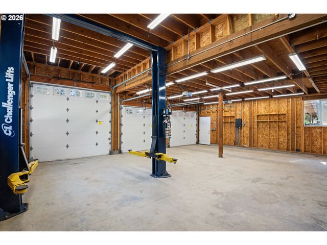 36723 E HIST COLUMBIA RIVER Hwy, Corbett, OR 97019