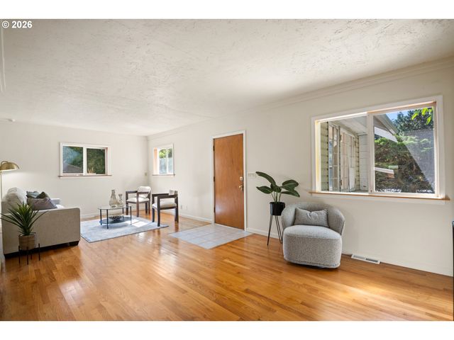 36723 E HIST COLUMBIA RIVER Hwy, Corbett, OR 97019