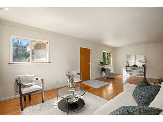 36723 E HIST COLUMBIA RIVER Hwy, Corbett, OR 97019