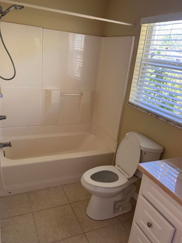 583 SE Jewell Street, Palm Bay, FL 32909