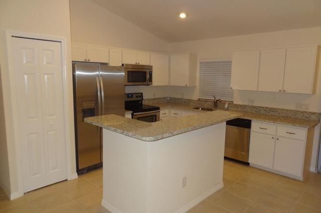 583 SE Jewell Street, Palm Bay, FL 32909