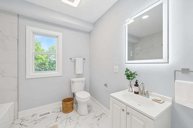 13518 S Avenue K, Chicago, IL 60633