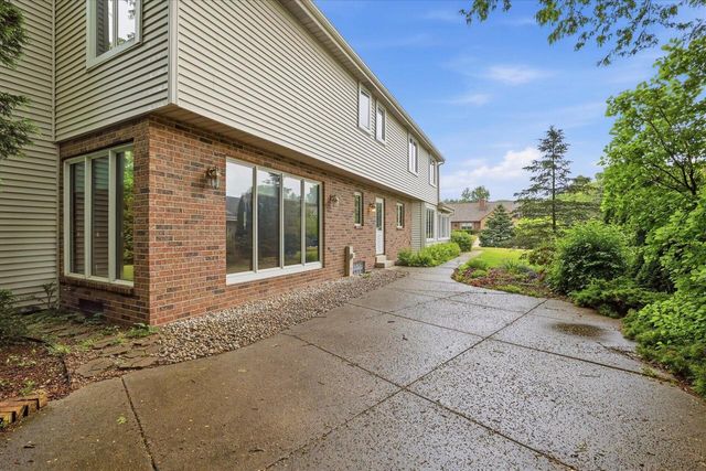 4100 S 119th STREET, Greenfield, WI 53228