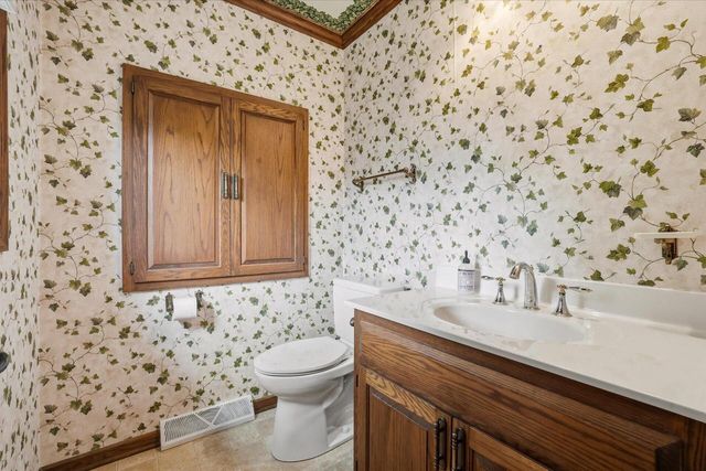 4100 S 119th STREET, Greenfield, WI 53228