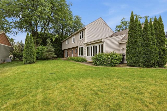 4100 S 119th STREET, Greenfield, WI 53228