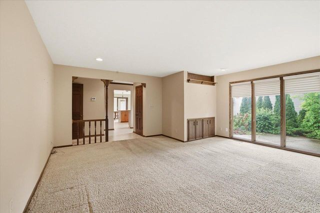 4100 S 119th STREET, Greenfield, WI 53228