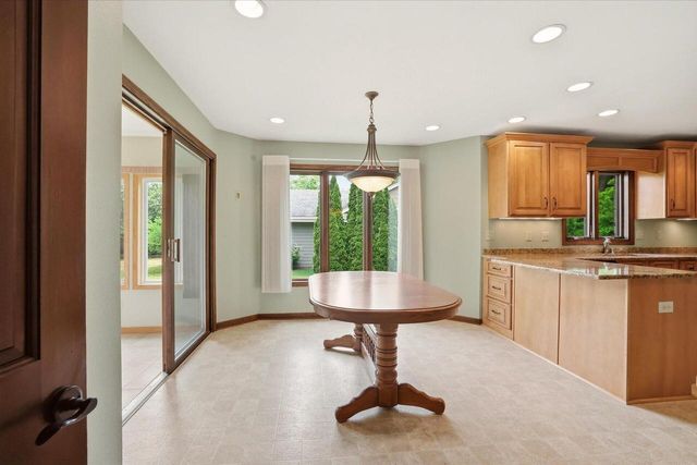4100 S 119th STREET, Greenfield, WI 53228