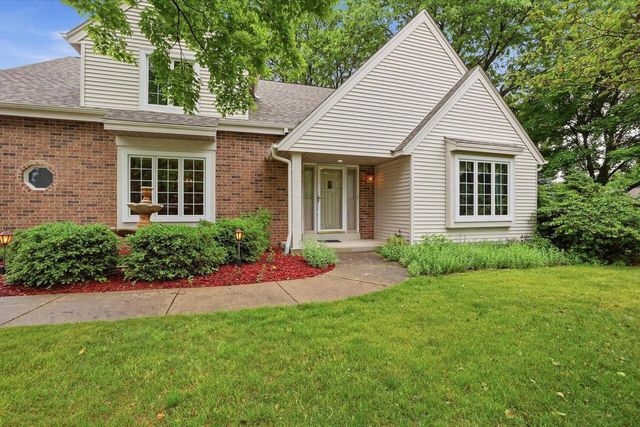 4100 S 119th STREET, Greenfield, WI 53228
