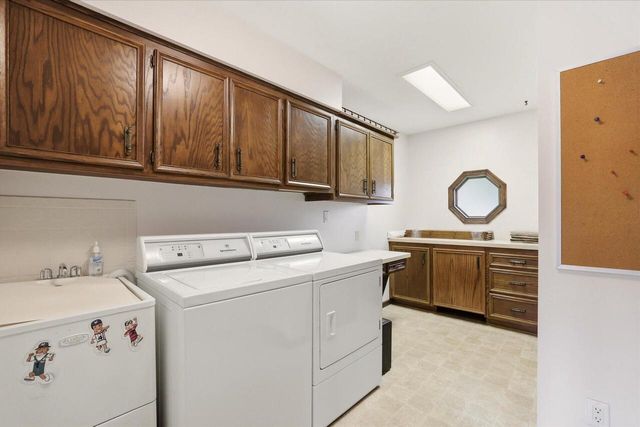 4100 S 119th STREET, Greenfield, WI 53228