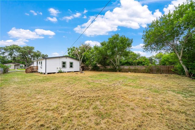 5741 Bobalo Dr, Corpus Christi, TX 78412