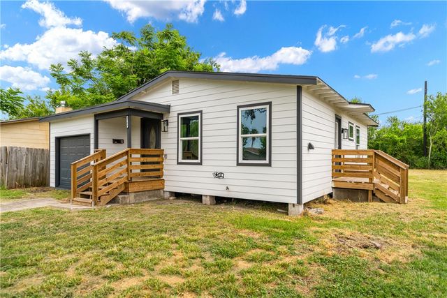 5741 Bobalo Dr, Corpus Christi, TX 78412