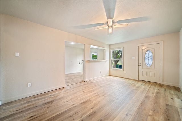 5741 Bobalo Dr, Corpus Christi, TX 78412