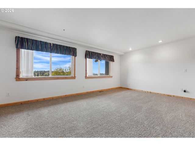 44204 Se MARMOT Rd, Sandy, OR 97055