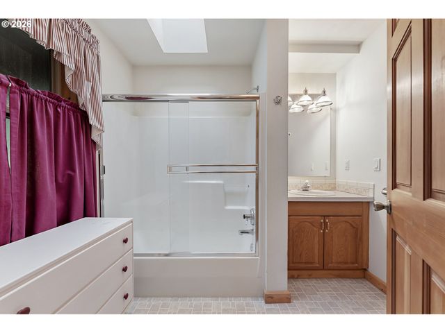 44204 Se MARMOT Rd, Sandy, OR 97055