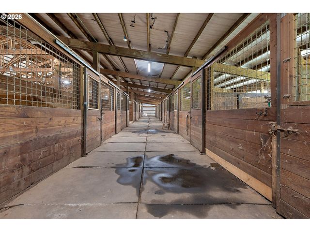 44204 Se MARMOT Rd, Sandy, OR 97055