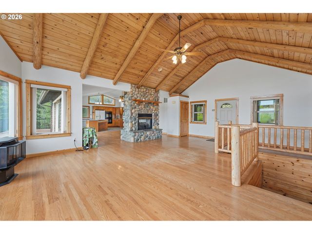 44204 Se MARMOT Rd, Sandy, OR 97055