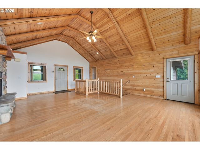 44204 Se MARMOT Rd, Sandy, OR 97055