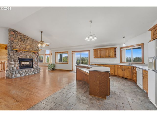 44204 Se MARMOT Rd, Sandy, OR 97055