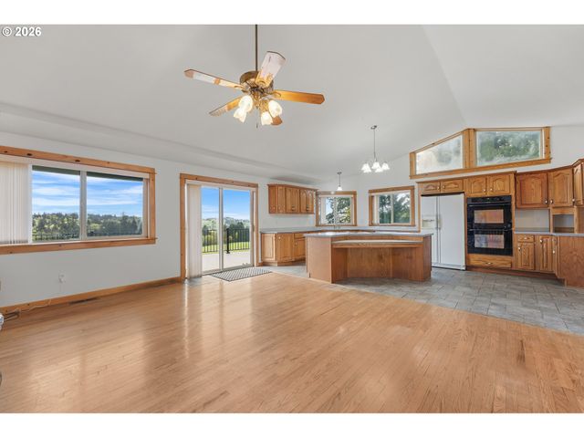 44204 Se MARMOT Rd, Sandy, OR 97055