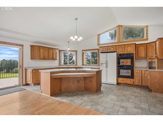 44204 Se MARMOT Rd, Sandy, OR 97055