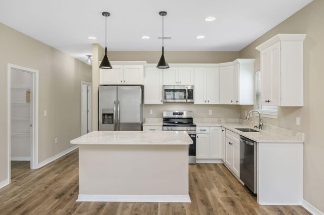 1359 E Chestnut Avenue, Crestview, FL 32539