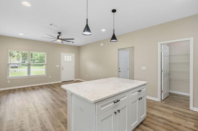 1359 E Chestnut Avenue, Crestview, FL 32539