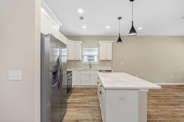 1359 E Chestnut Avenue, Crestview, FL 32539