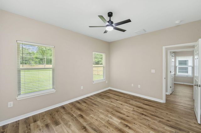 1359 E Chestnut Avenue, Crestview, FL 32539