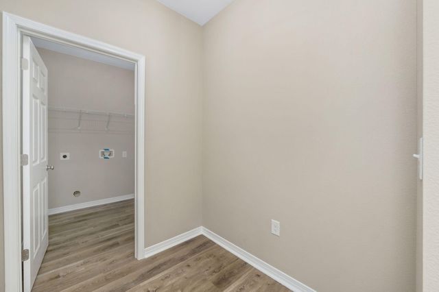 1359 E Chestnut Avenue, Crestview, FL 32539