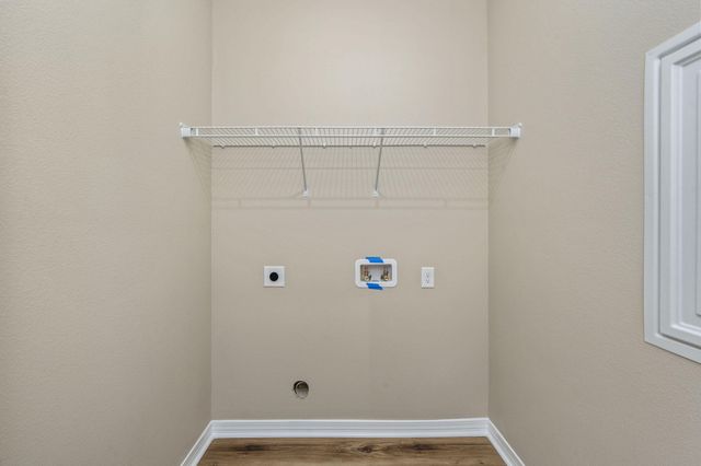 1359 E Chestnut Avenue, Crestview, FL 32539