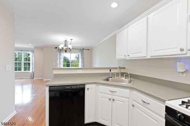 1030 Robin Ct, Green Brook Twp., NJ 08812