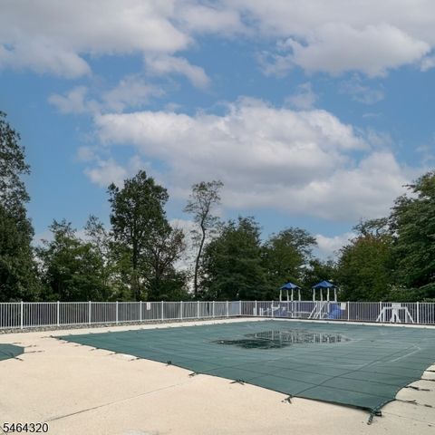 1030 Robin Ct, Green Brook Twp., NJ 08812