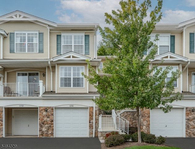 1030 Robin Ct, Green Brook Twp., NJ 08812
