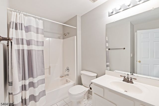 1030 Robin Ct, Green Brook Twp., NJ 08812