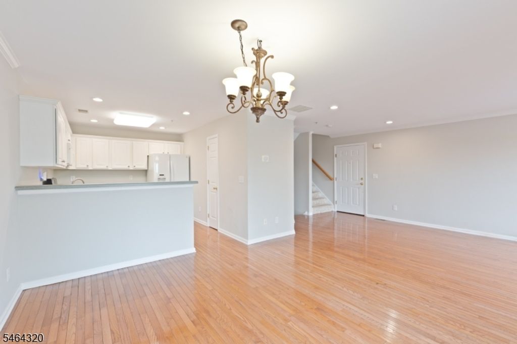 1030 Robin Ct, Green Brook Twp., NJ 08812 — photo 2