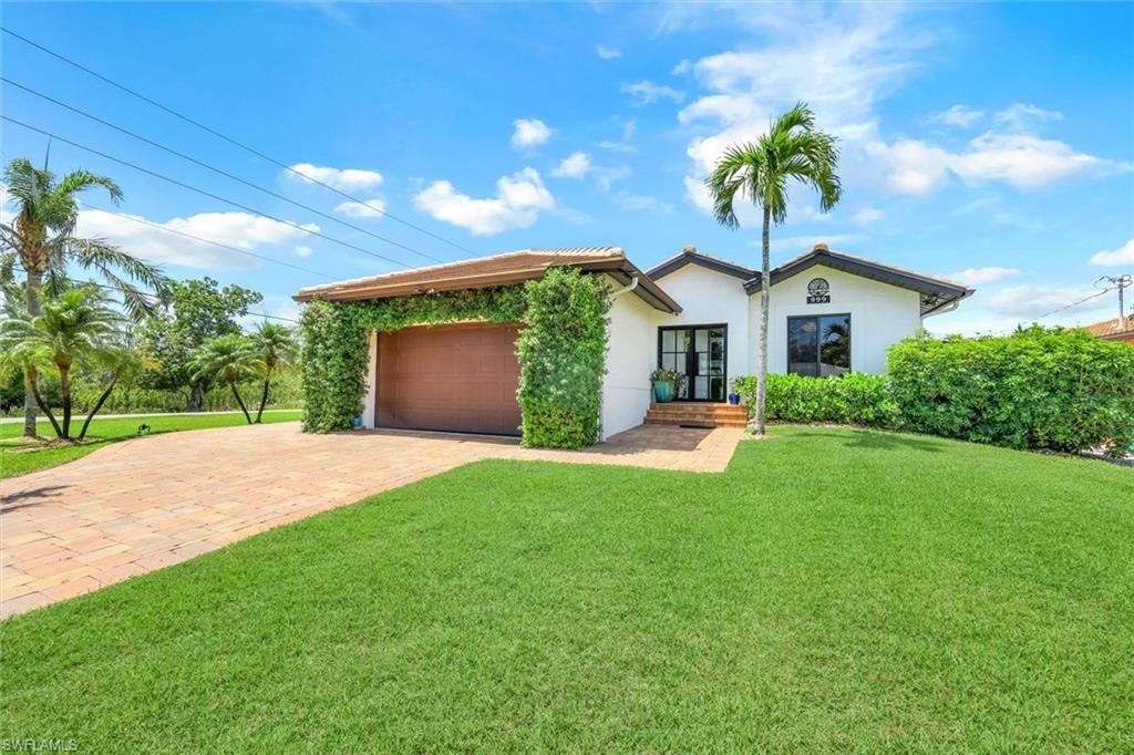 999 East Valley DR, BONITA SPRINGS, FL 34134 — exterior