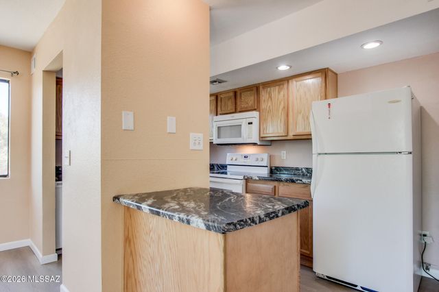 6624 E Calle La Paz Unit D, Tucson, AZ 85715