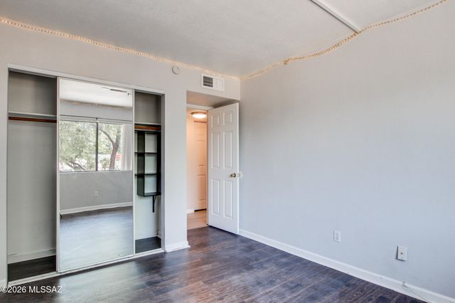 6624 E Calle La Paz Unit D, Tucson, AZ 85715