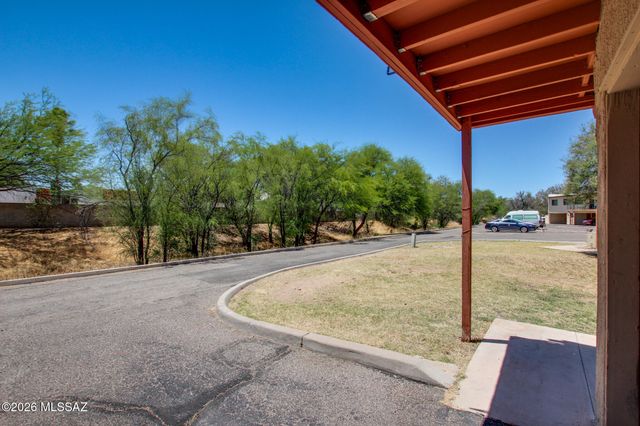 6624 E Calle La Paz Unit D, Tucson, AZ 85715