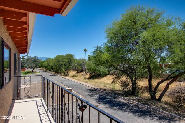 6624 E Calle La Paz Unit D, Tucson, AZ 85715