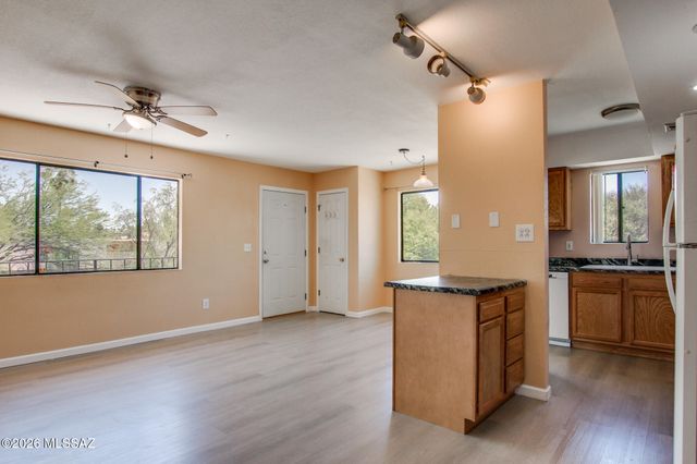 6624 E Calle La Paz Unit D, Tucson, AZ 85715