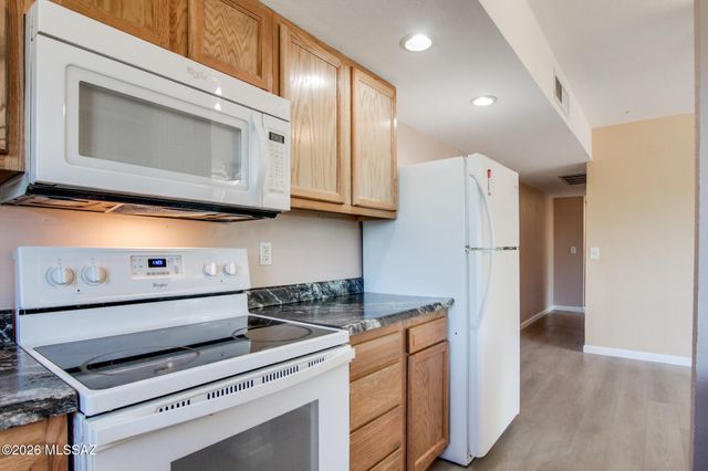 6624 E Calle La Paz Unit D, Tucson, AZ 85715