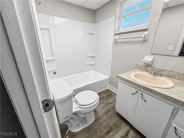 3744 Estelle AVE, Fort Myers, FL 33916