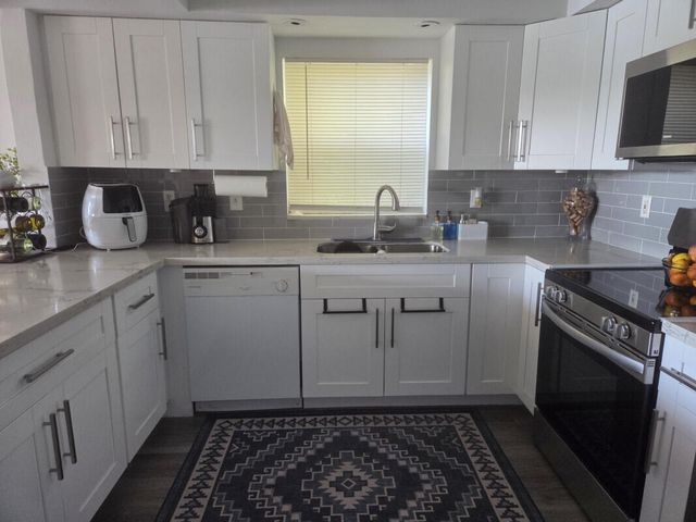 3271 NW 44th Street 5, Oakland Park, FL 33309