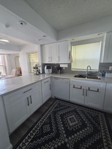 3271 NW 44th Street 5, Oakland Park, FL 33309