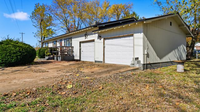 2200 Ozark Street, Cabool, MO 65689