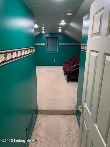 4617 Kiefer Rd, Louisville, KY 40216