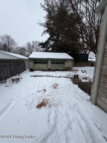 4617 Kiefer Rd, Louisville, KY 40216