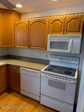 4617 Kiefer Rd, Louisville, KY 40216