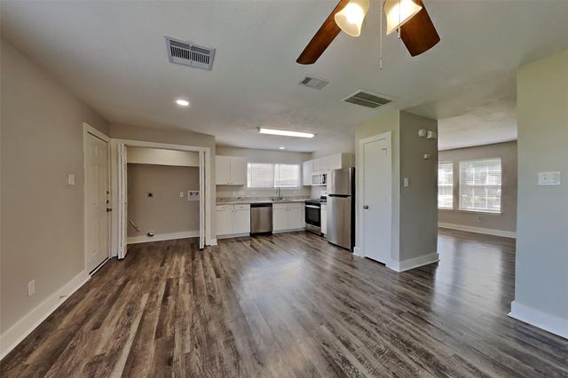 5150 Summit Lodge Drive, Katy, TX 77449
